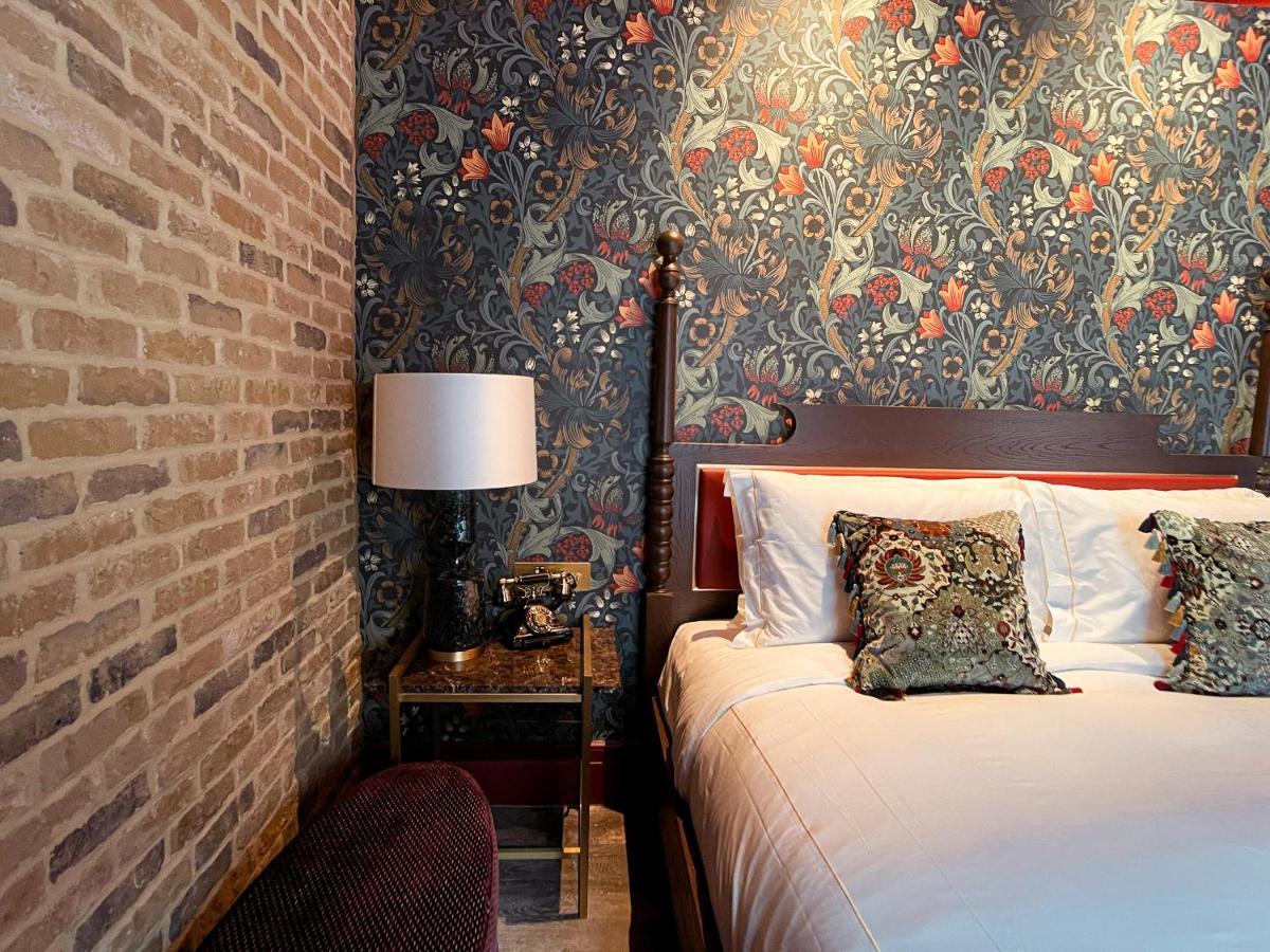 Sun Street Hotel Shoreditch London Exterior foto A bedroom at the hotel