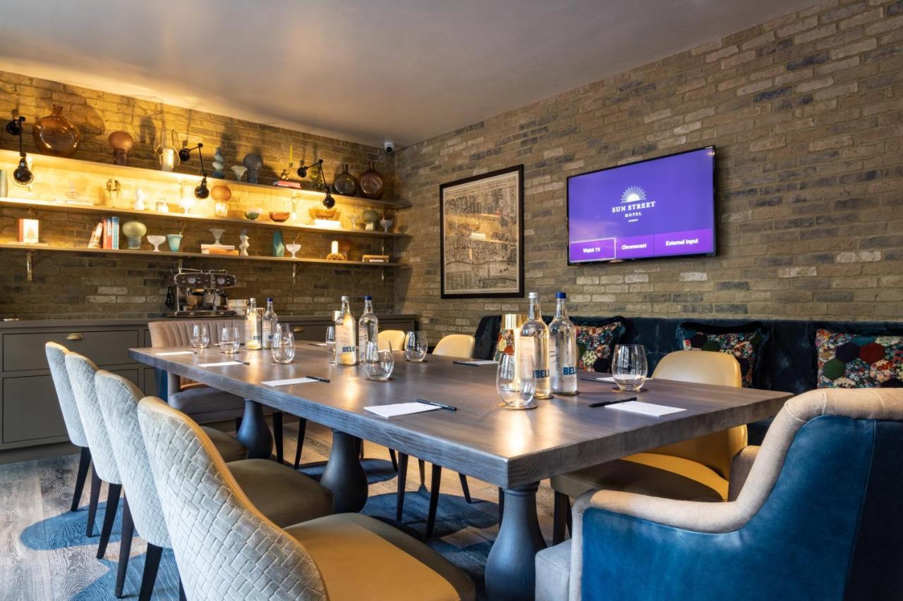 Sun Street Hotel Shoreditch London Exterior foto The meeting room at the London office