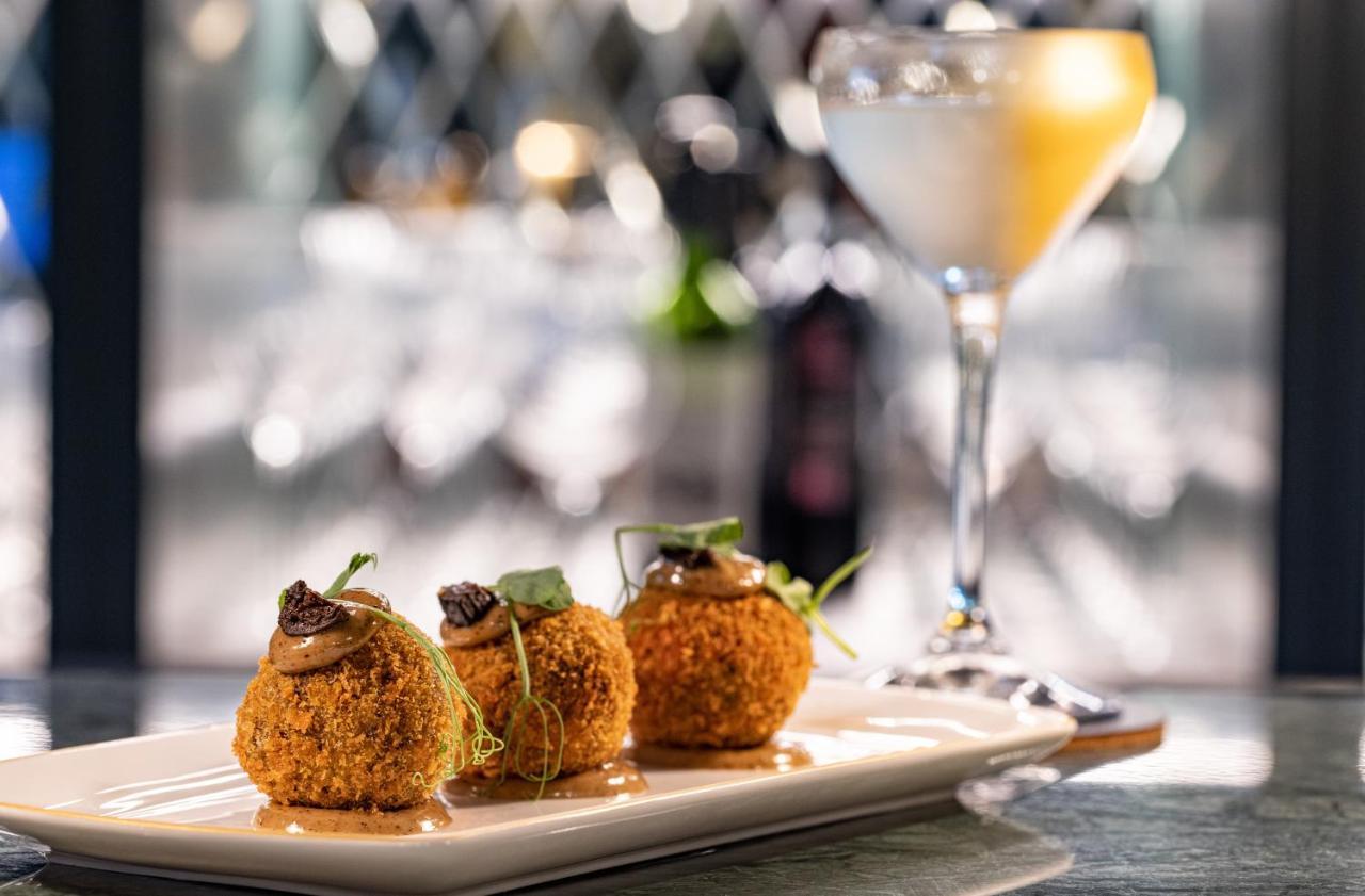 Sun Street Hotel Shoreditch London Exterior foto A plate of Scotch eggs