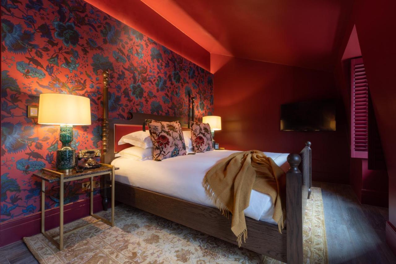 Sun Street Hotel Shoreditch London Exterior foto A bedroom at The Mitre
